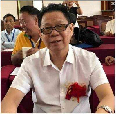 悬壶济世数十载  默默耕耘结硕果 ---记特色医疗名医何可光