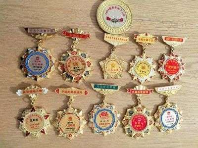 两会专题报道 一种治疗颈椎病的枕头 中国影响力人物---夏积相