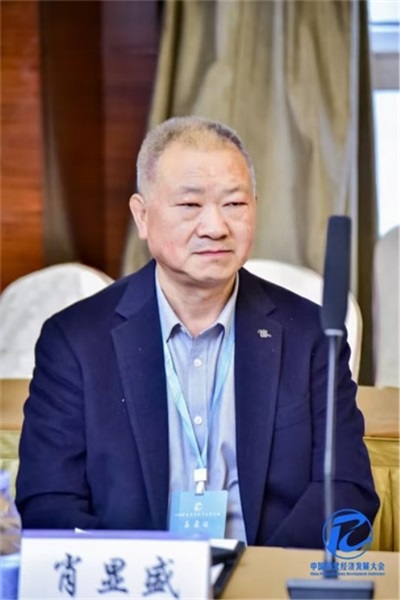 弘扬劳模精神 争当时代先锋 访全国优秀民营企业家 —肖显盛