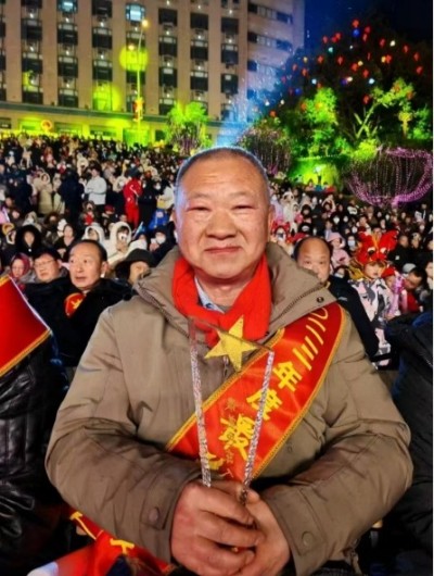 从下岗职工到全国劳动模范：肖显盛的不凡之路