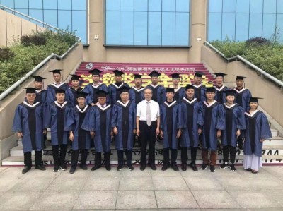 弘扬劳模精神，争做时代先锋 席氏易学文化书写精彩华章