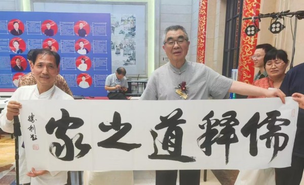 访天津市贤德堂教育信息咨询服务有限公司董事长谢宗润