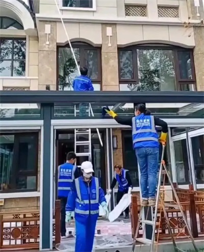 从异乡奋斗者到行业领跑者： 王双美与她的“城市美容师”军团