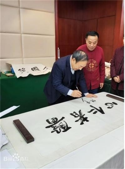 传承岐黄薪火，铸就中医新辉——闻树忠院长与九台华一医院的杏林传奇