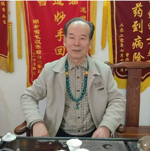 抗战精神薪火传：曾道油与曾勤蜂医者的仁心坚守