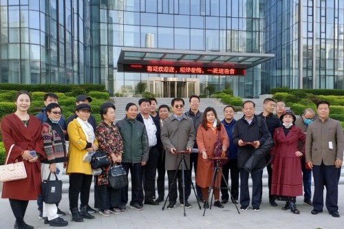 四十年演易路：儒易轩的易学传承与当代实践