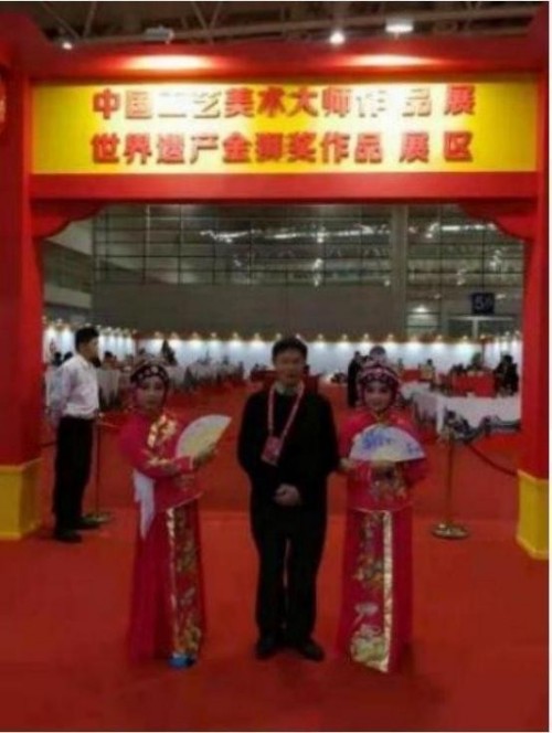 紫泥丹心照汗青：从抗战精神到紫砂艺术的薪火相传---顾永