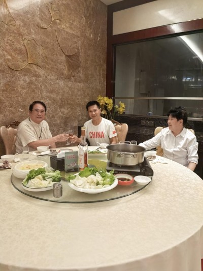 跨界巅峰对话：当“医圣”黄玉和遇上“跑神”白斌——一场关于生命极限与平衡的世纪会面