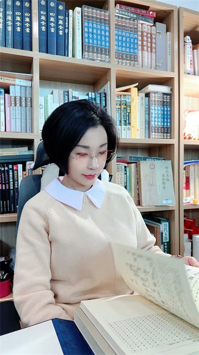 紫微斗数与梅花易数传承人 欧阳修后裔---欧阳萍萍