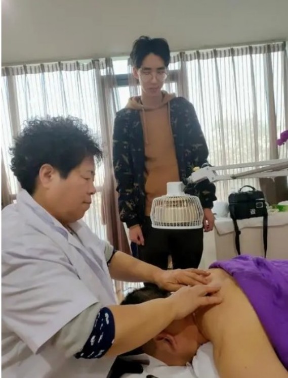 张守彬：从海外名医到国医大师的中 医传承之路