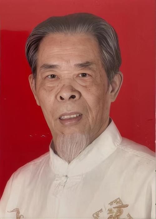 【五一特别报道】坚守中医传承六十载 以草药之力守护生命——记九代中医世家传承人李救民医师