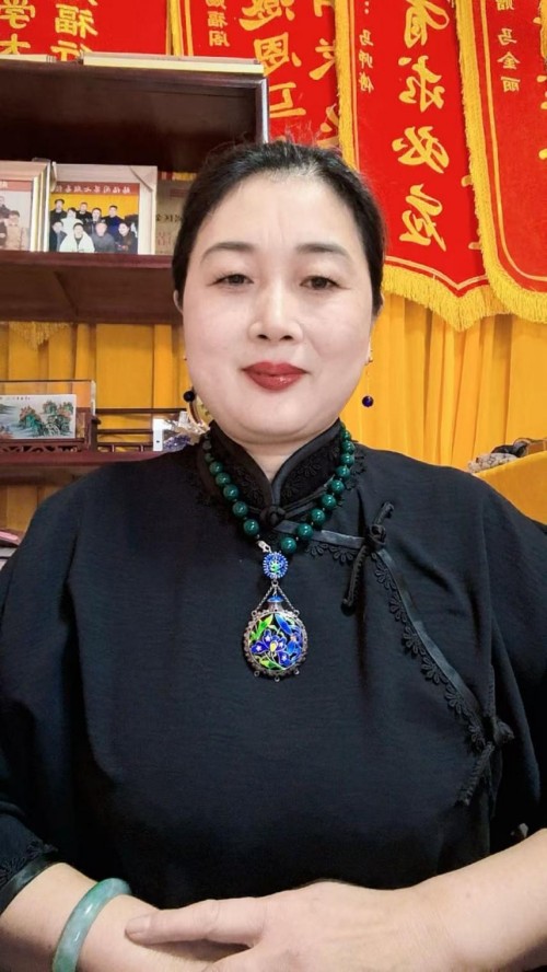 左手易理承古韵，右手温情护家安——记国学文化践行者马金丽老师