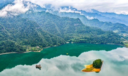 ����ǭ��������������ί���������� �����˿���ִ��Υ������˽����