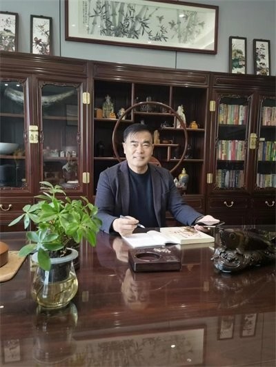 礼赞八一特别报道：上海久鼎绿化混凝土有限公司董事长李仁 以绿色创新铸大国之材，以责任担当护山河锦绣