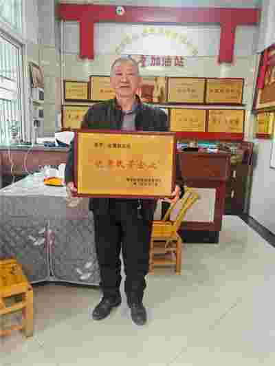 喜迎全国两会特别报道 爱心企业家——肖显盛