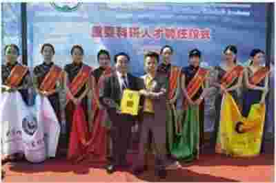 彰显中国榜样 特别报道 世界非物质文化遗产研究院副院长---徐声明