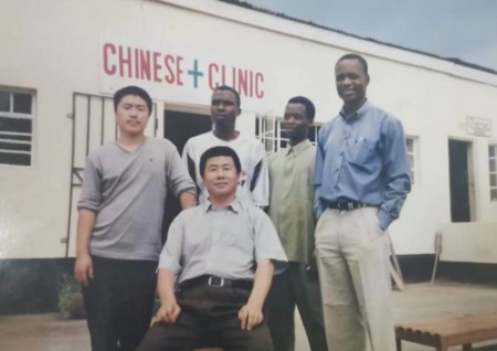 五一特别报道｜吕景彬：从田埂赤脚医生到援外医者的奋斗人生